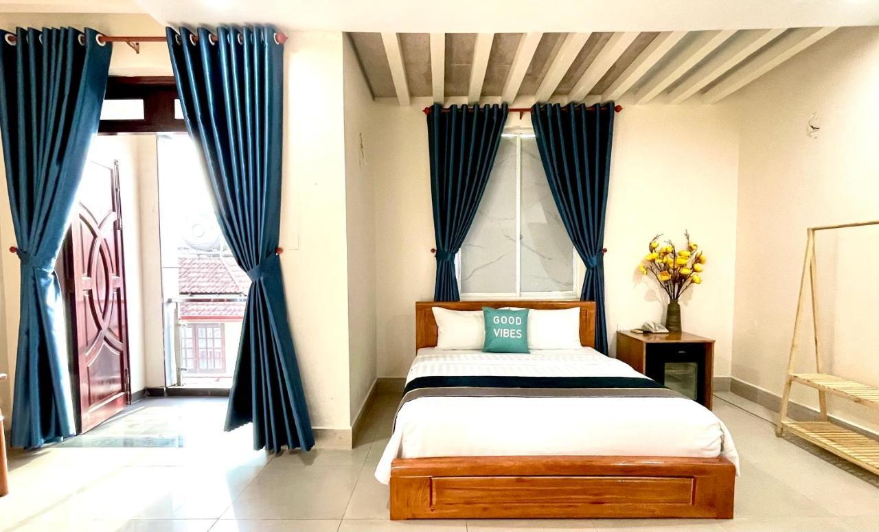 Hoa De Nhat Hotel- San Bay Tan Son Nhat Хошимин Екстериор снимка