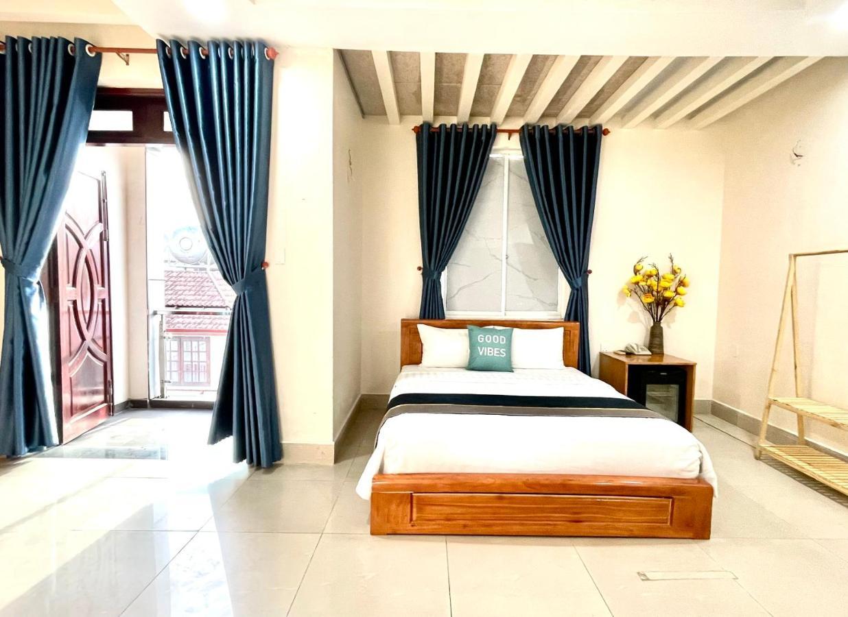 Hoa De Nhat Hotel- San Bay Tan Son Nhat Хошимин Екстериор снимка
