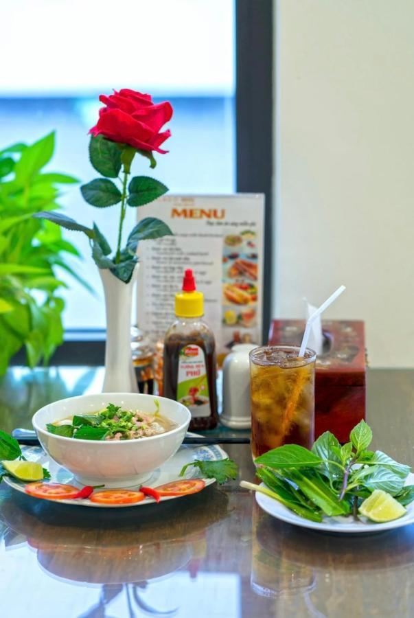 Hoa De Nhat Hotel- San Bay Tan Son Nhat Хошимин Екстериор снимка