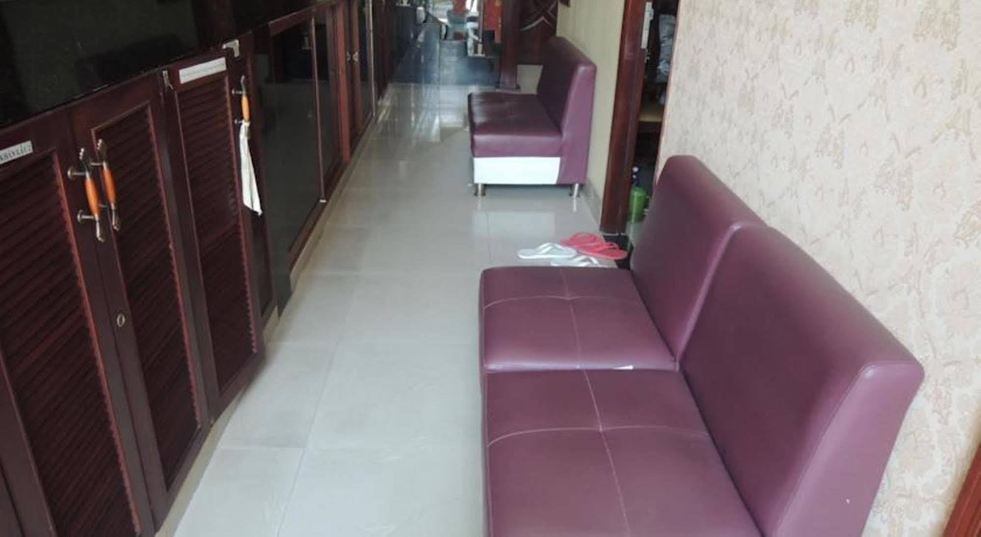Hoa De Nhat Hotel- San Bay Tan Son Nhat Хошимин Екстериор снимка